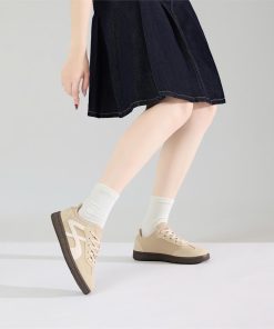 Alternative view of Sneaker phong cách trẻ